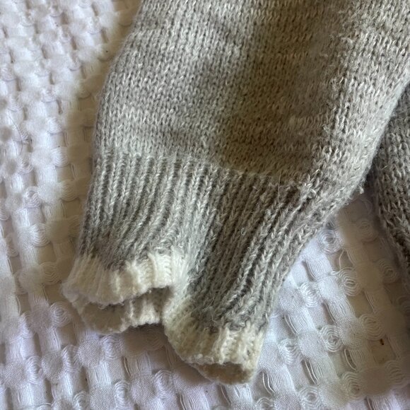 sweater - Picture 3 of 7